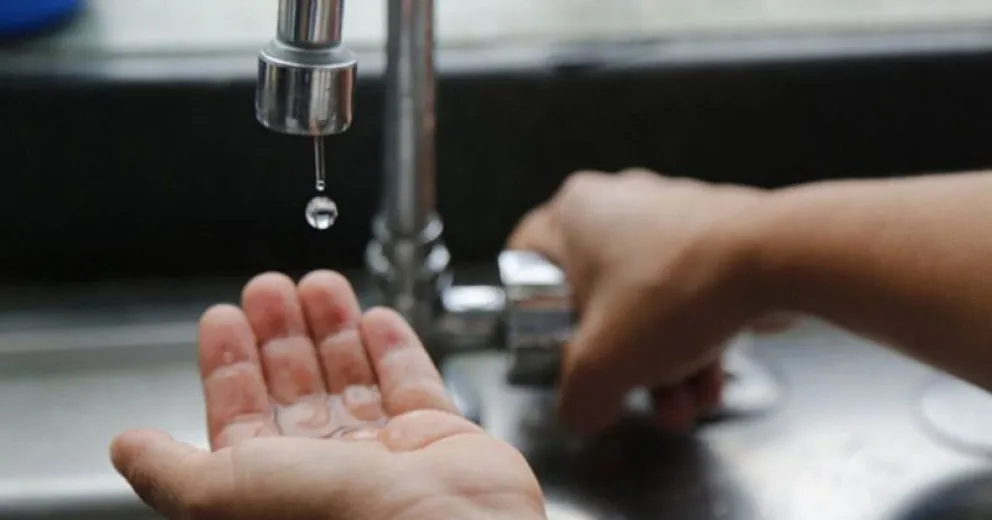 Algunos barrios estarán sin agua por varias horas este martes