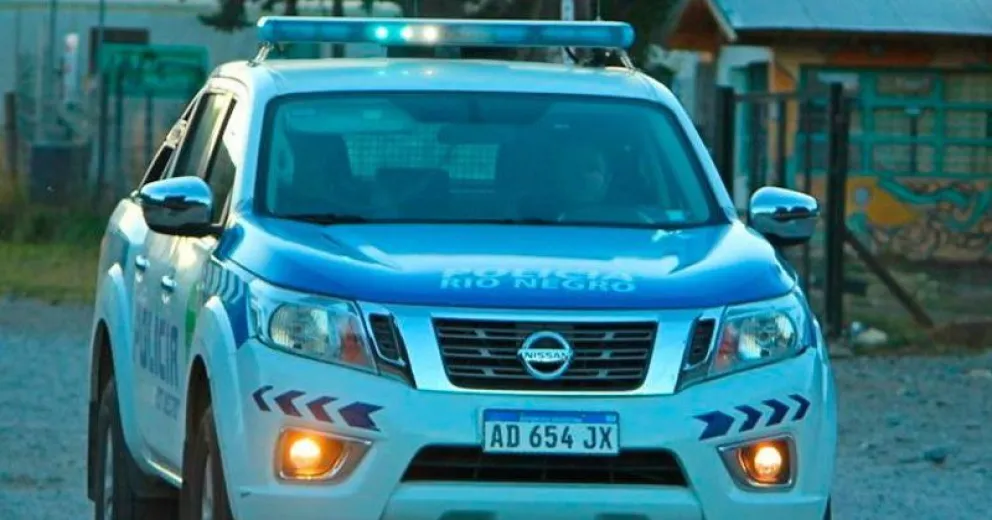 Se "olvidó" de pasar por caja artículos de limpieza y quesos