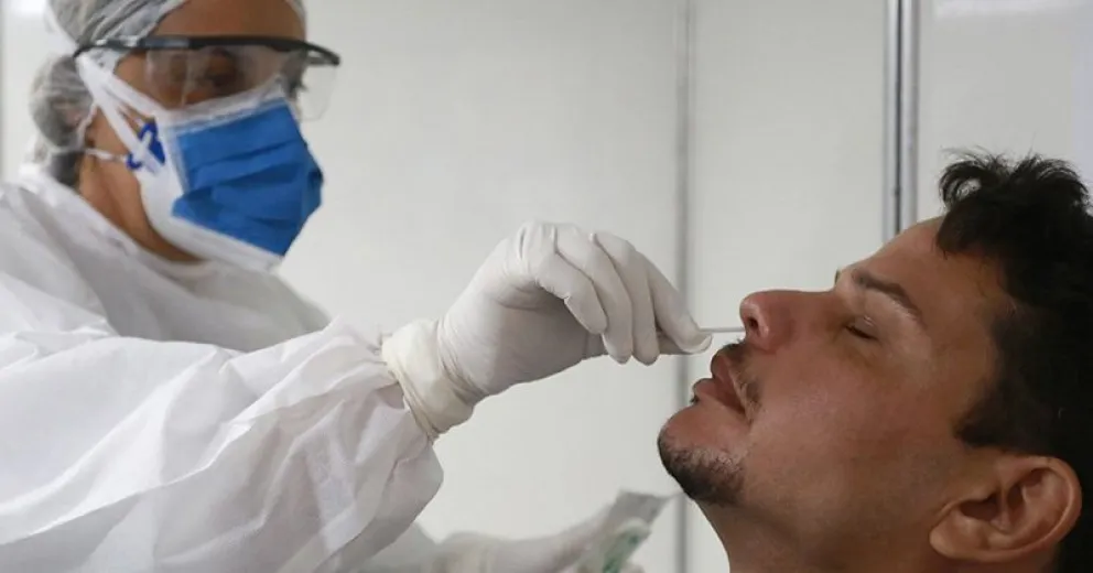 Argentina comenzó el año con 44% más de casos de coronavirus que como finalizó 2020