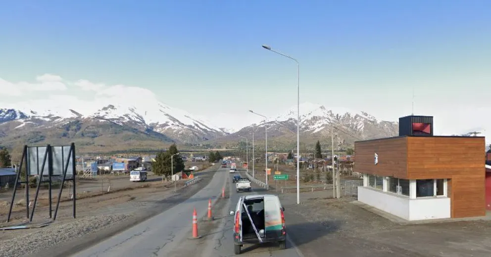 Casi atropelló a un policía al intentar esquivar un control policial