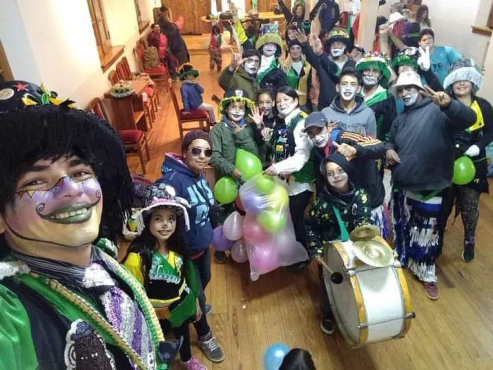 La Negra Murguera cumplió once años, pero los festejos deberán esperar