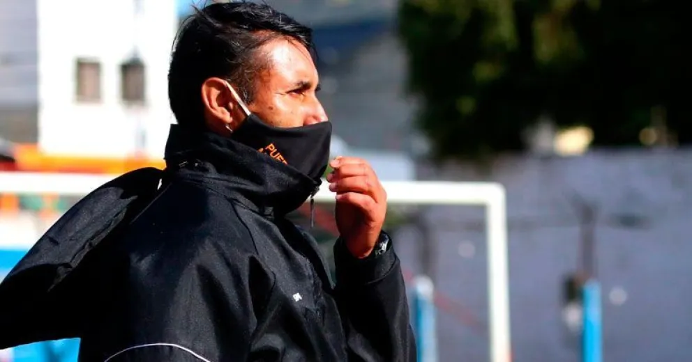 Guzmán. DT de Puerto Moreno.