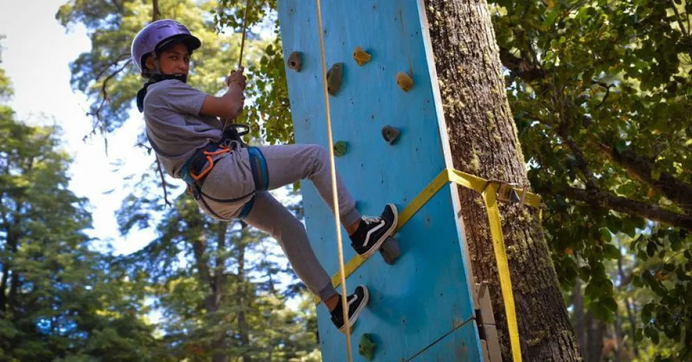 En Bariloche jóvenes y profesores ya comparten espacios de vinculación a través del deporte