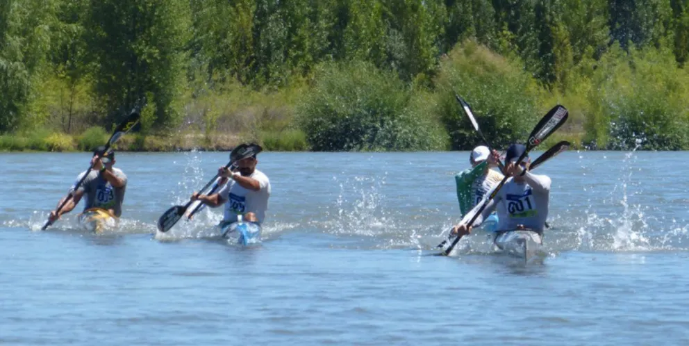 Contrarreloj para los K2 senior: cuarta etapa de la Regata del río Negro