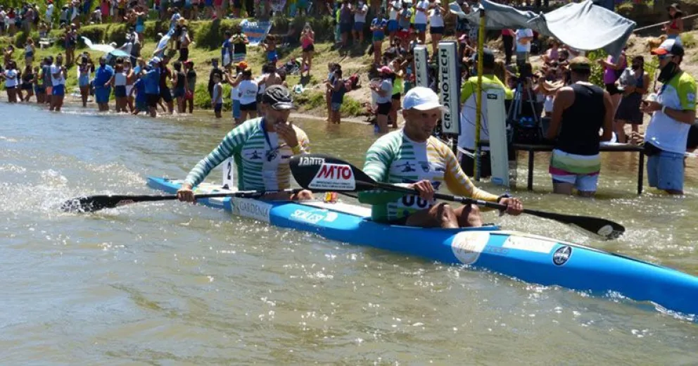 Regata del río Negro: la quinta etapa fue para los Caffa, que achican distancias