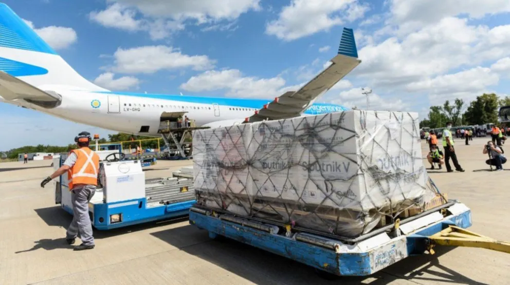 Se posterga sin fecha la partida del vuelo a Moscú para traer más vacunas