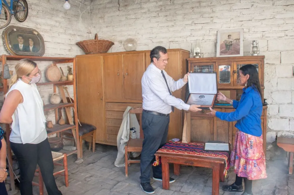 Luisa Calcumil recibió la visita del ministro de Cultura