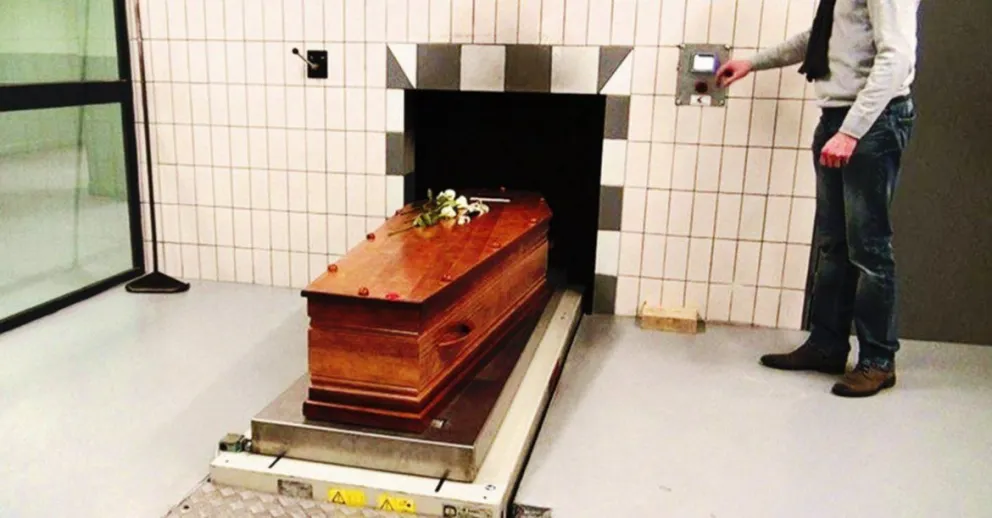 Dieron por muerta a su mamá, pero "revivió" segundos antes de ser cremada