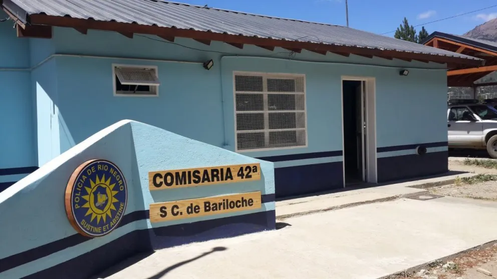 Ladrones robaron un auto de una vivienda y lo abandonaron al otro día