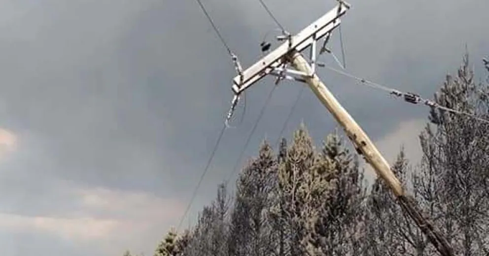 El fuego dejó a Ñorquinco sin luz