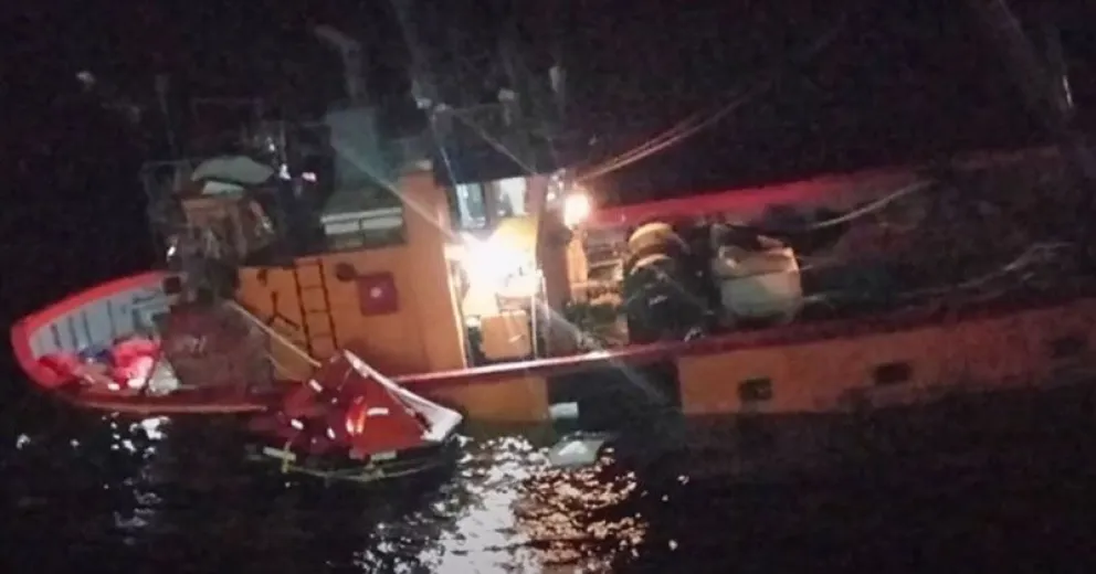 Naufragó un barco pesquero en la zona de San Antonio Oeste