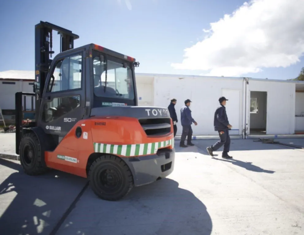 Más vale tarde: está en marcha el armado del hospital modular de Las Grutas