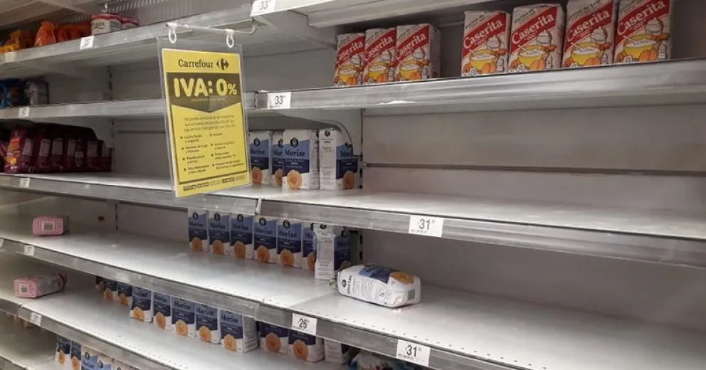 Acusan a supermercados de hacer "desaparecer" productos de las góndolas