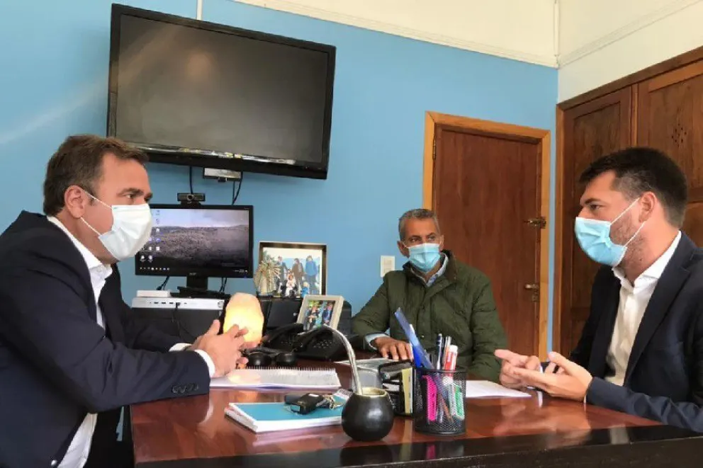 Gran parte del gabinete provincial se instaló en El Bolsón