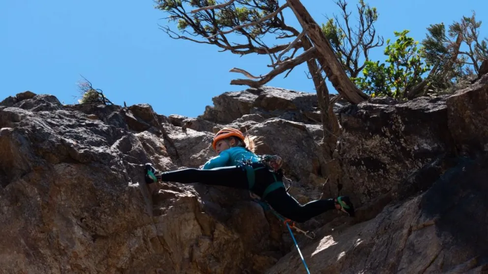 La mejor escaladora nacional en Bariloche, la cuna de este deporte
