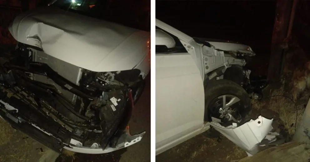 Estrellaron el auto contra un poste y se dieron a la fuga