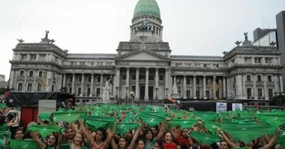Presentaron un amparo para suspender la ley del aborto a nivel nacional