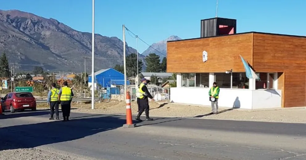 En estado de ebriedad, arrojaba piedras a quienes pasaban