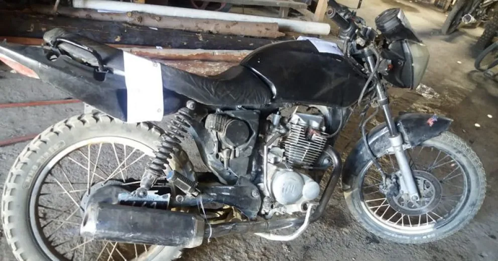 Circulaba en una moto robada y fue detenido