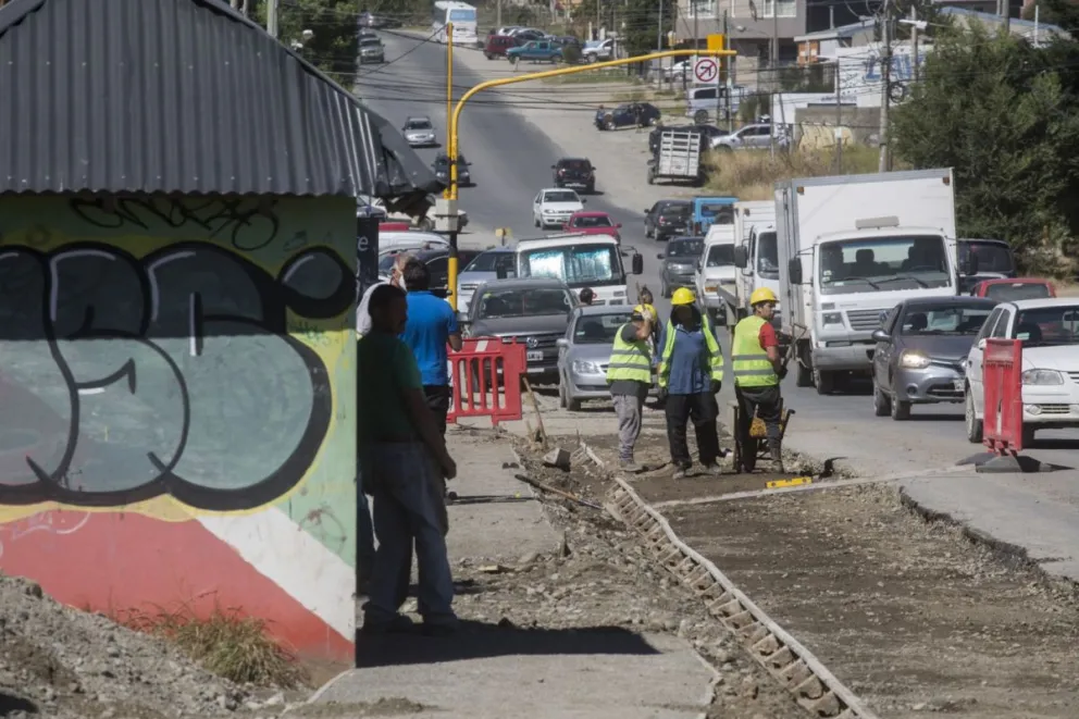 Avanzan las obras en Pasaje Gutierrez para embellecer la calzada y vereda