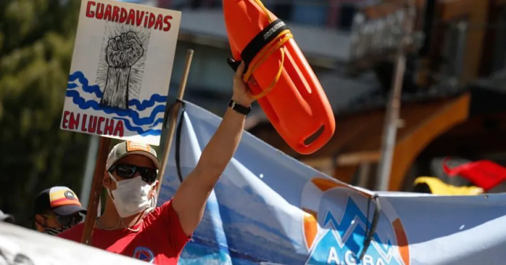 "Porrazo" para el Municipio: deberán reincorporar a guardavidas y pagarles salarios caídos