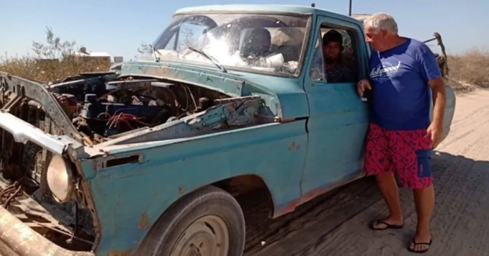 Para el pulpero, el sueño de restaurar su Ford F 100 está cada vez más cerca