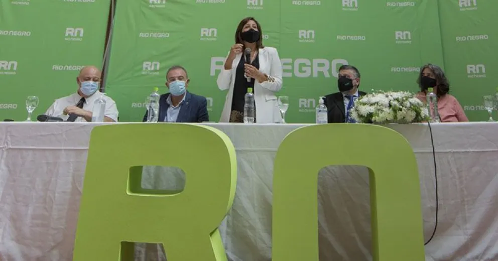 Se van dos secretarios: la Gobernadora cambia funcionarios