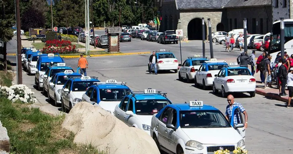 “En un mes dejan de llegar turistas y los taxistas volveremos a una realidad muy dura”