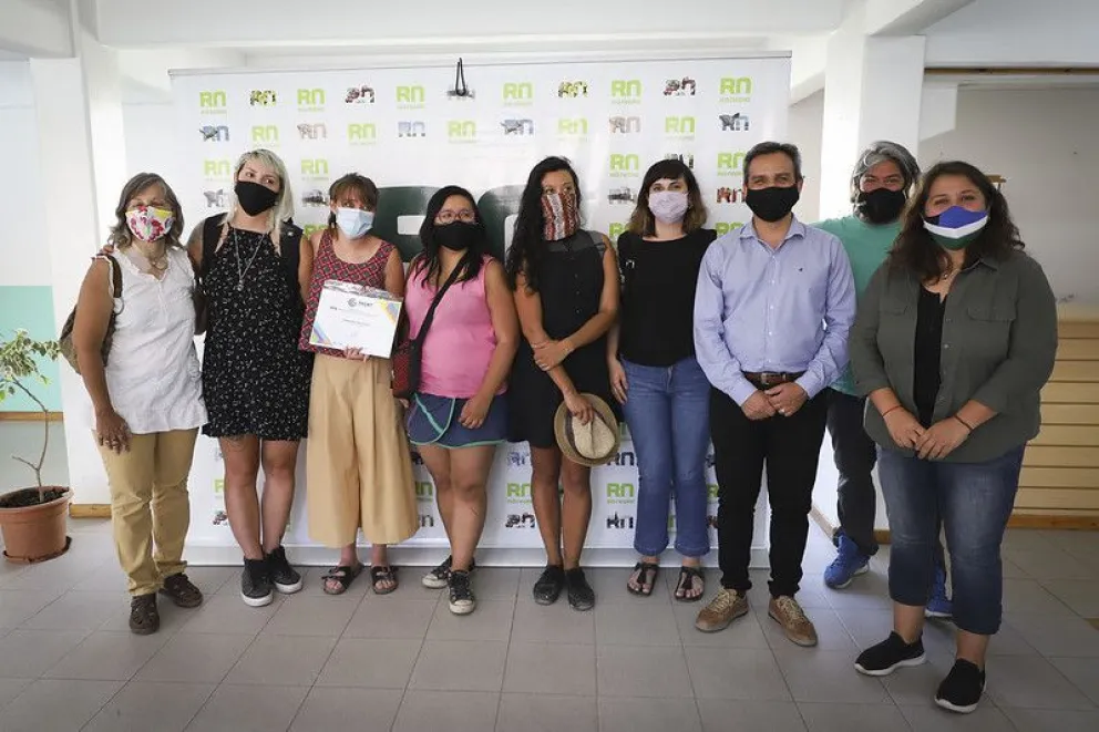 Mujeres muralistas de Bariloche lograron beca nacional