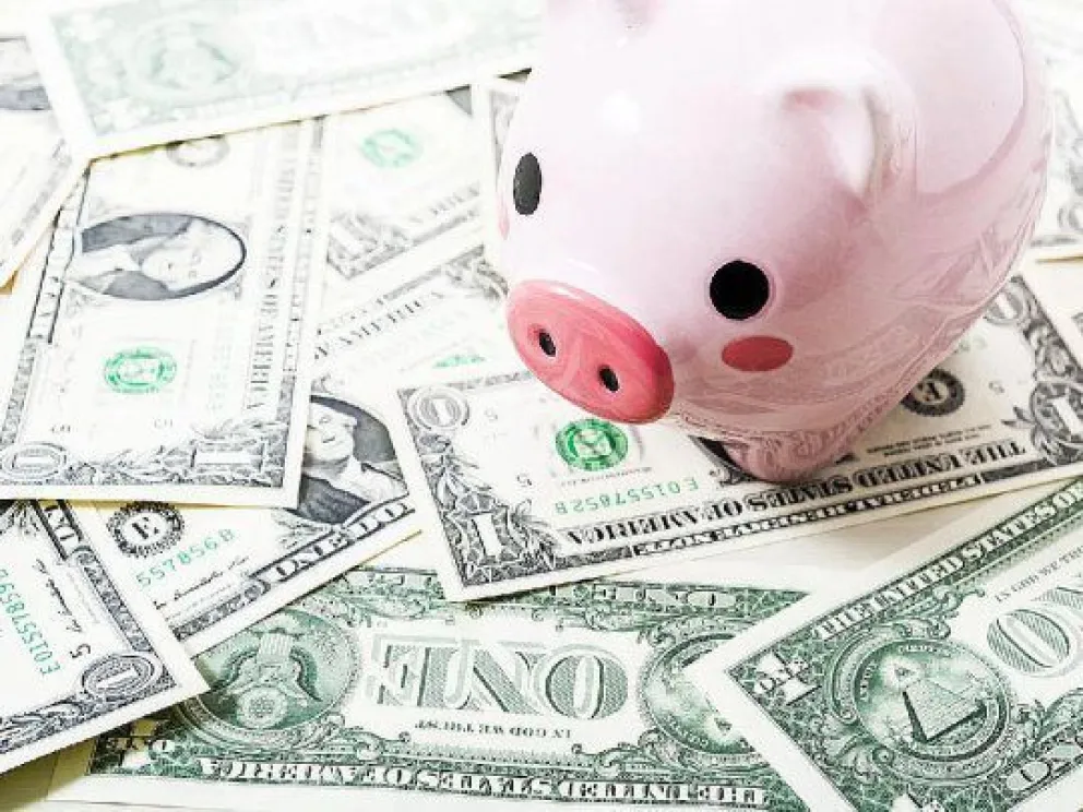 Empleados y jubilados a partir de hoy podrán pedir devolución del 35% por dólar ahorro