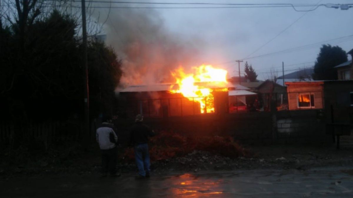 Gran incendio en una vivienda del barrio San Francisco III | Diario El