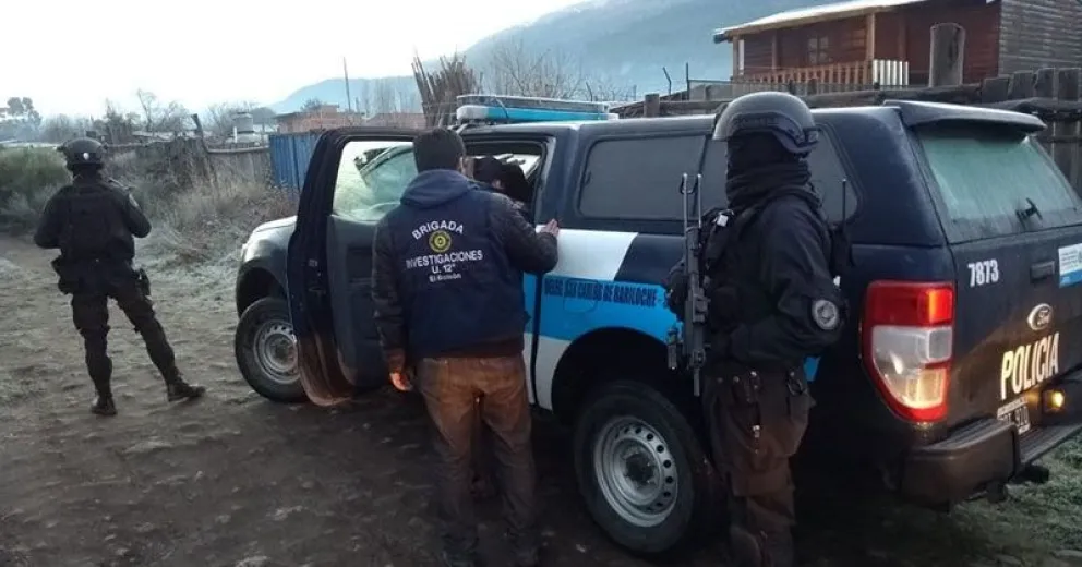 Detienen al “Señor de los cielos” en El Bolsón: tenía más de 250 mil pesos y drogas