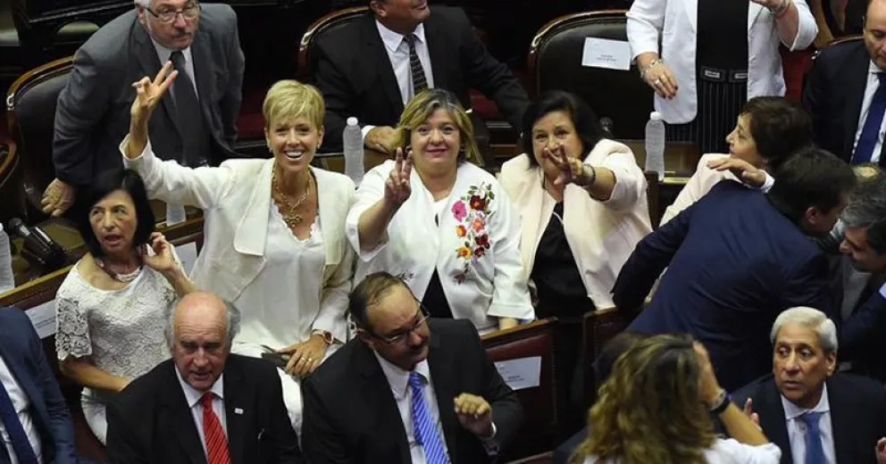 García Larraburu celebró la jornada histórica de asunción presidencial