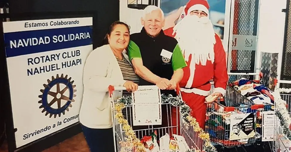 Exitosa colecta de alimentos no perecederos del Rotary Nahuel Huapi