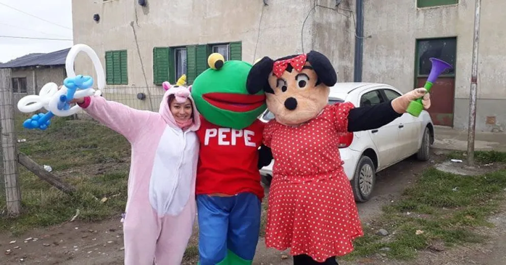 La Agrupación Sonrisas comenzó a recibir donaciones de golosinas para el Día del Niño