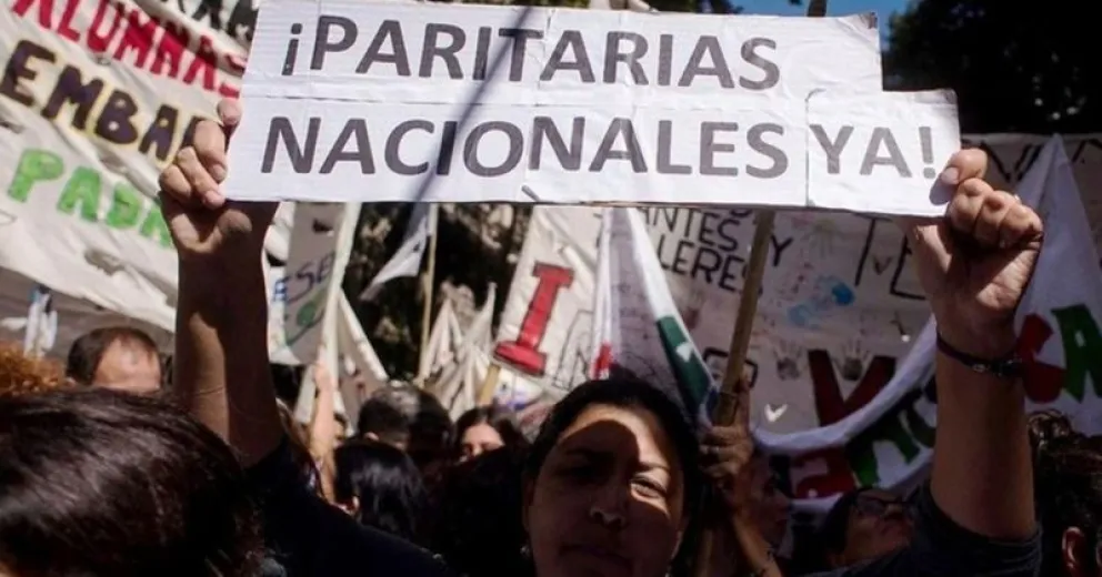 El Gobierno nacional garantizó a los gremios paritarias sin límites