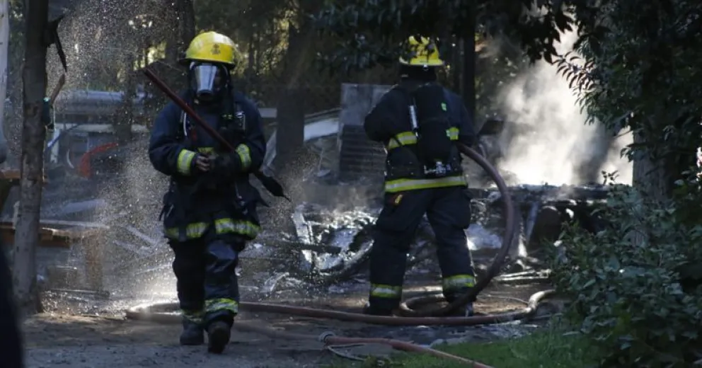 El fuego arrasó una vivienda en Lago Gutiérrez