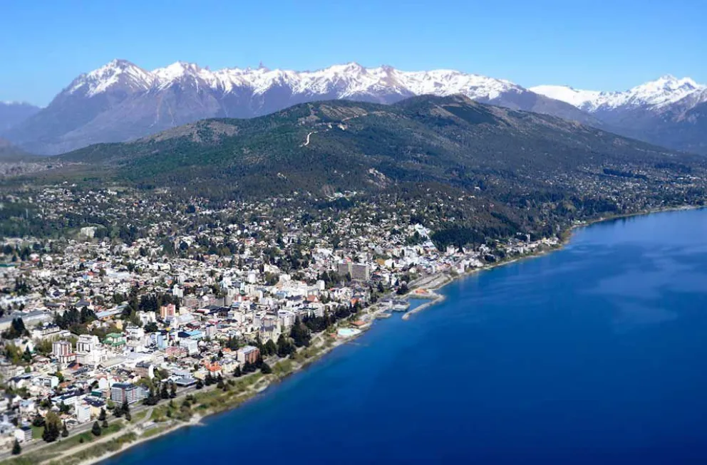 Proyecto para que el Nahuel Huapi suministre agua a los barrios