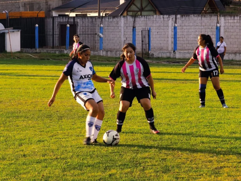 El femenino comenzó en el Estadio Municipal