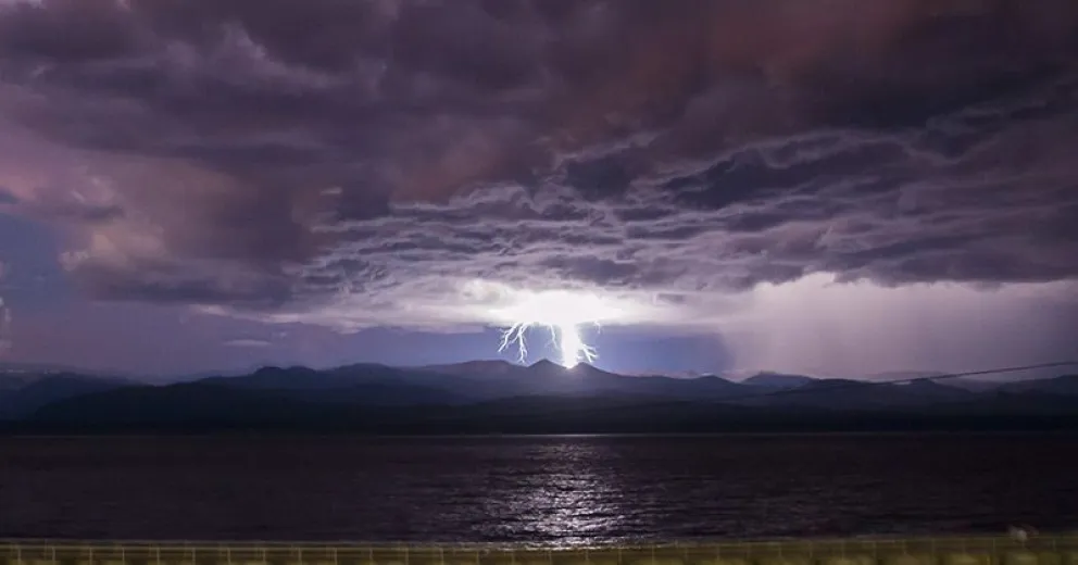 ¡Rayos! Así se vio la tormenta eléctrica en Bariloche