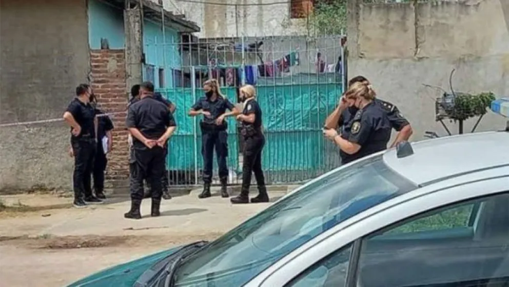 Nuevo femicidio: matan a puñaladas a una mujer frente a sus hijos