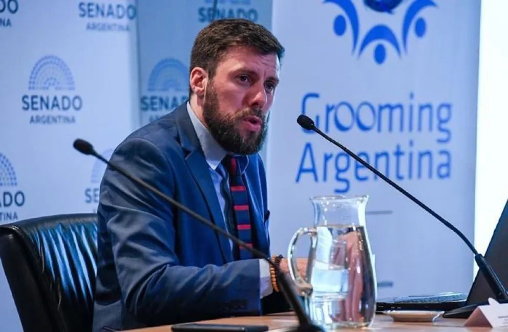 Niños e internet en pandemia: "Muchos casos de grooming suceden en los juegos online, como Among Us"