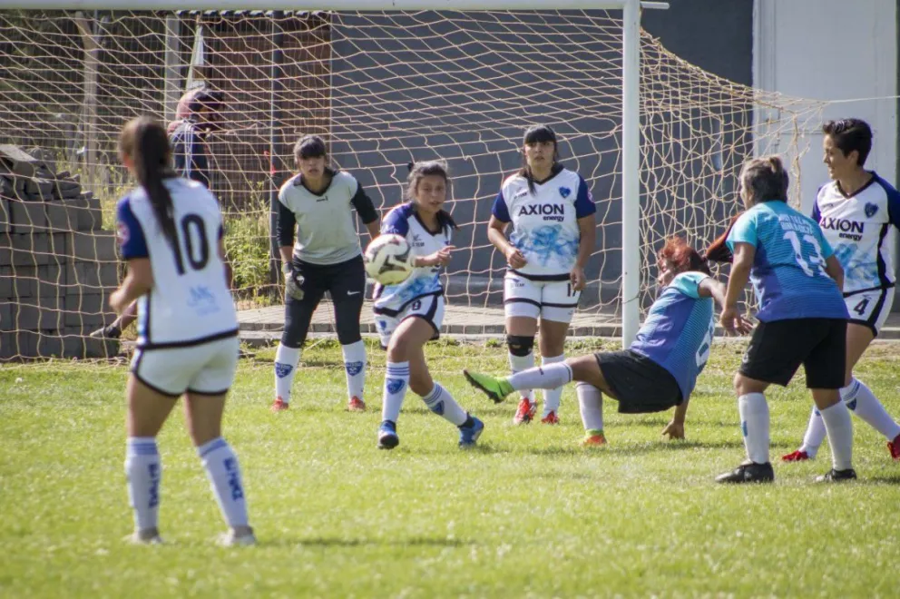 El femenino comenzó a rodar