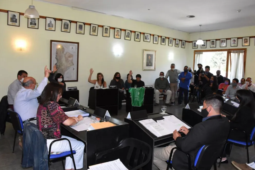 La Angostura: crece el escándalo político por la imputación de todos los concejales