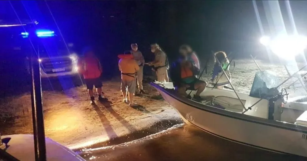 Prefectura rescató en el Nahuel Huapi a turistas marplatenses que estaban a la deriva