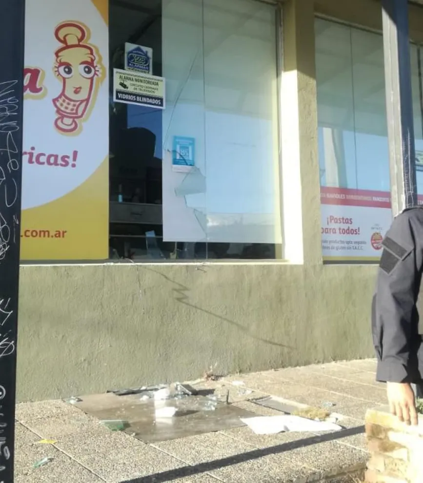 Robaron una caja registradora del local Doña Pasta pero no tenía ni un peso