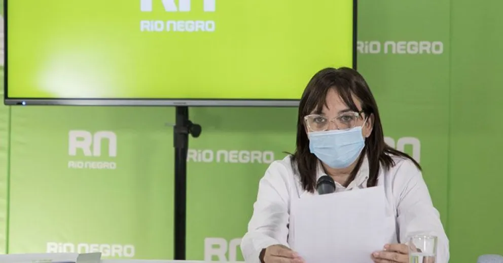 Los vacunados deben seguir con el barbijo, según Ibero