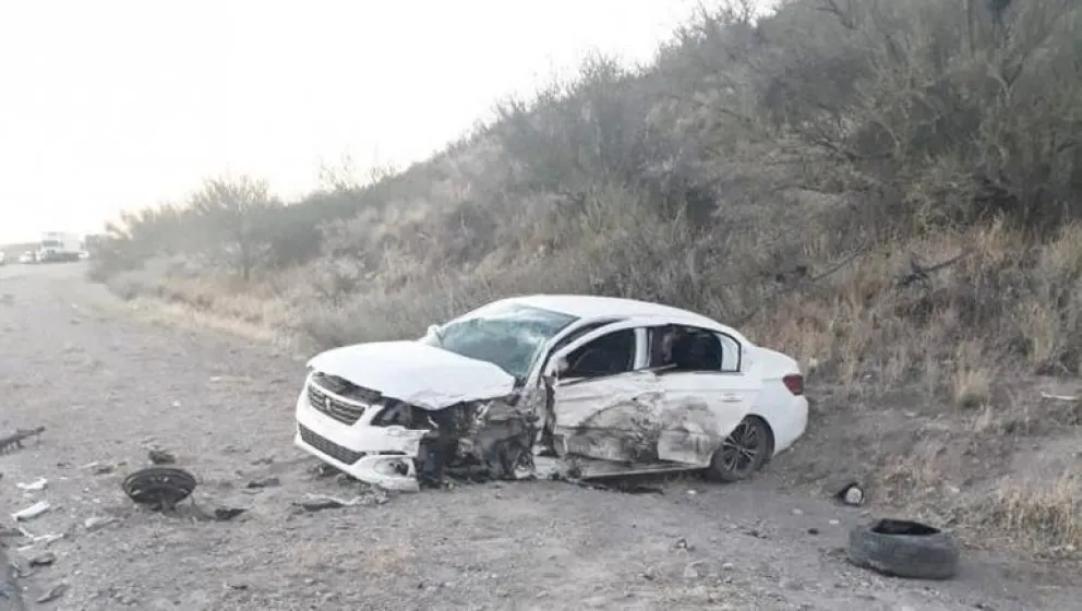 Iban de Bariloche a la Grutas y chocaron en la Ruta 22