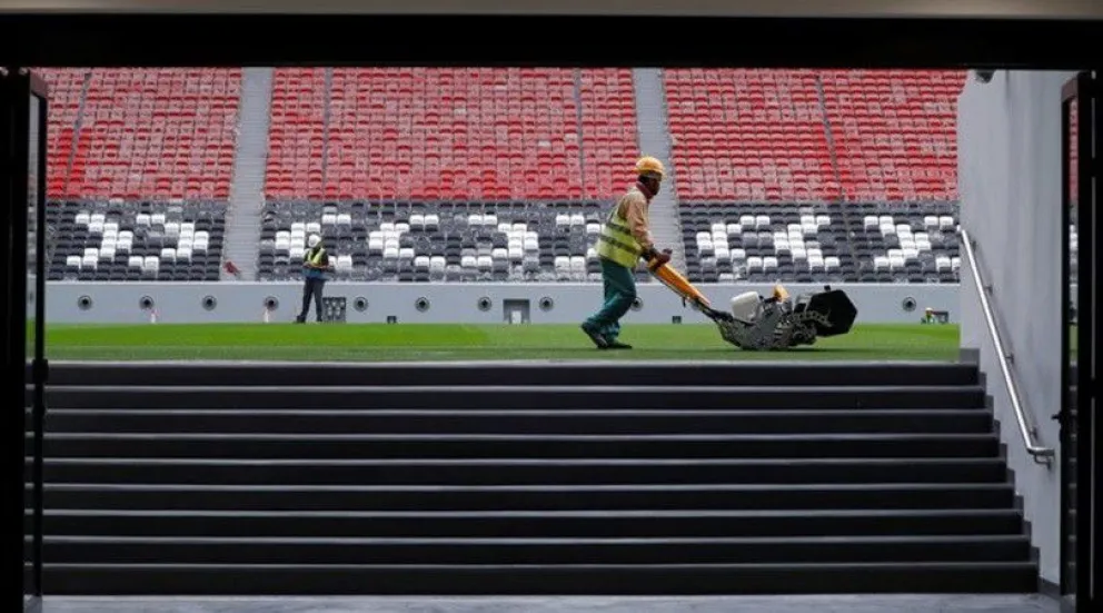 Mundial Qatar 2022: más de 6.500 obreros inmigrantes murieron en las obras