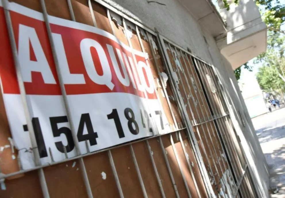 Para paliar la crisis las inmobiliarias quieren crear la Tarjeta AlquilAR